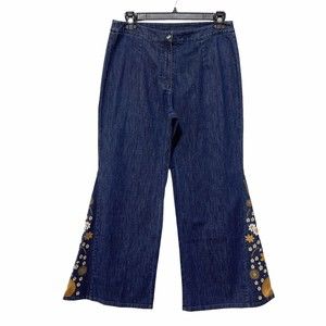 The Pyramid Collection Flare Wide Leg Floral Embroidered jeans M